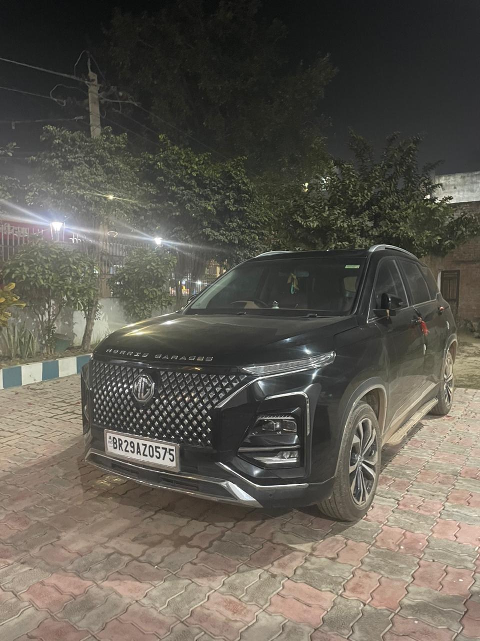 MG HECTOR PLUS