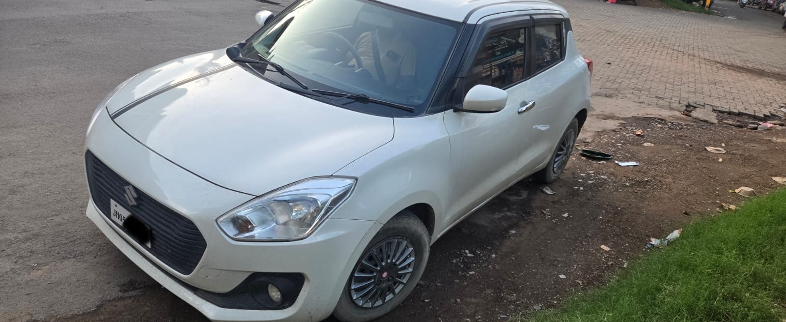 Maruti Suzuki SWIFT