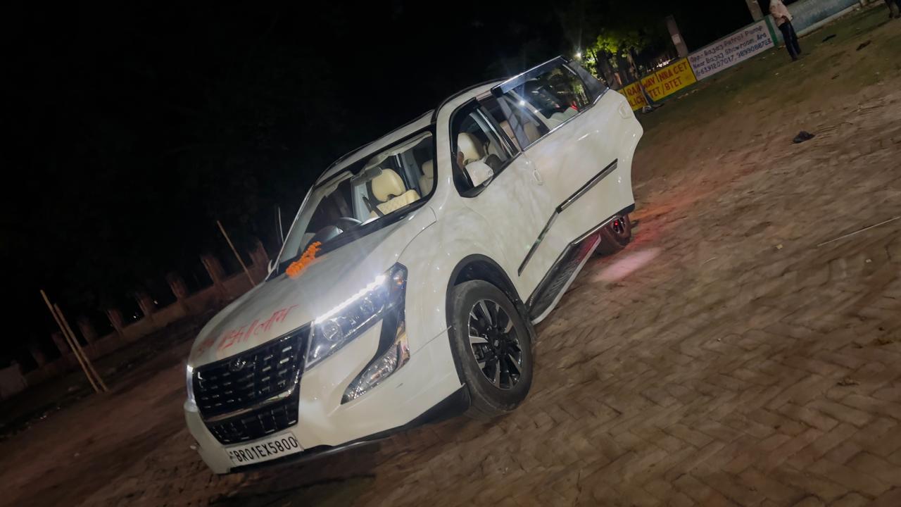 Mahindra MAHINDRA XUV500 FWD W11